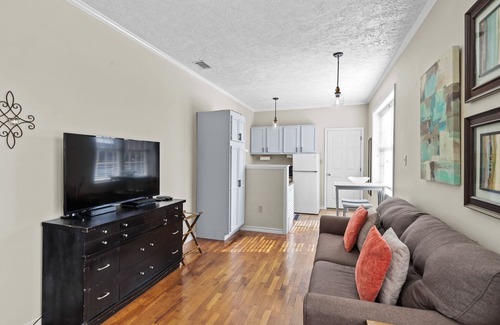 Auburn Apartment | Classic Loft in Downtown Auburn, Alabama! LOCATION!