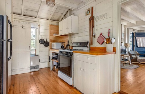 Boothbay Harbor Cottage | Classic Maine Cottage with Ocean Views and Beach