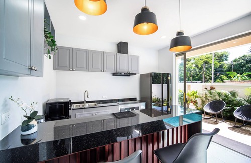 Ban Saiyuan Villa | Classic Modern Pool Villas Rawai 3BR