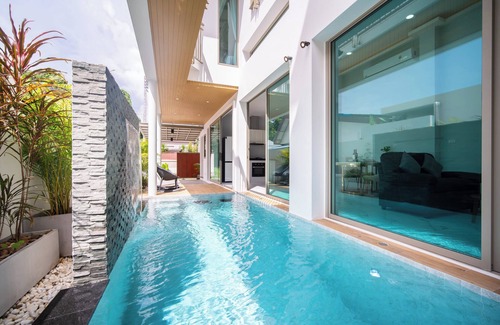 Ban Saiyuan Villa | Classic Modern Pool Villas Rawai 3BR