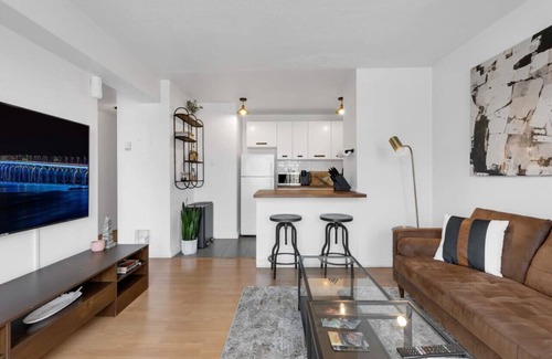Milton Park Apartment | Classic Montreal Atelier