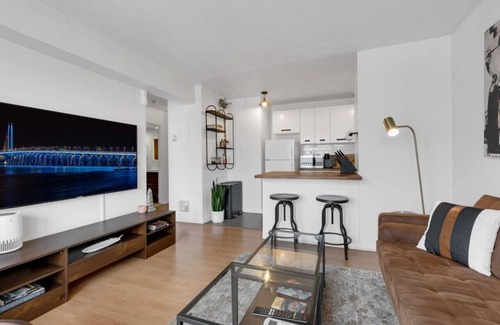 Milton Park Apartment | Classic Montreal Atelier