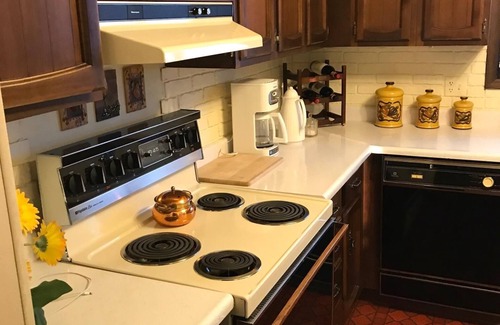 Eureka House | Classic Old Wisconsin Gem - Outstanding Water & Views