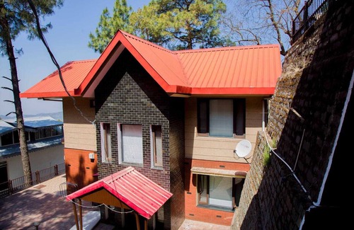 Kasauli Villa | Classic Pine View Villa Kasauli