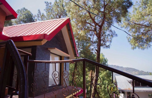 Kasauli Villa | Classic Pine View Villa Kasauli