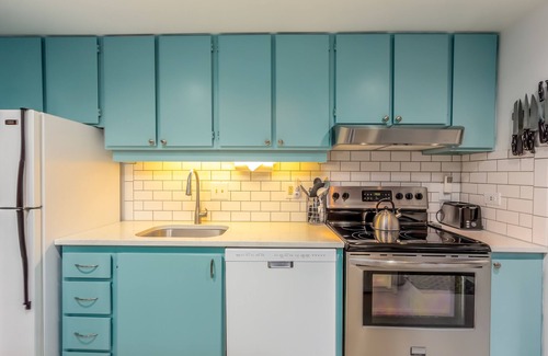 Overlook Park House | Classic Pole House Cabin, Free WiFi, Gas BBQ - POLE09