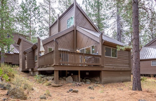 Overlook Park House | Classic Pole House Cabin, Free WiFi, Gas BBQ - POLE09