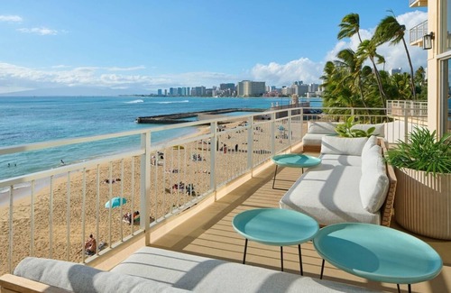 Diamond Head - Kapahulu - St. Louis Hotel | Classic Queen by the Beach | Oceanfront Access | Minutes to Waikiki Aquarium