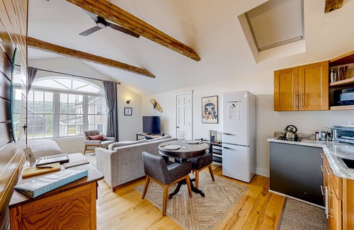 Waterbury Center House | Classic retreat with hot tub and grill access, mountain views, W/D - near skiing