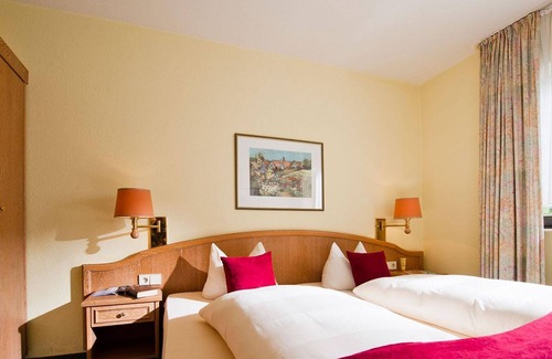 Eifel-Ferienpark Daun Apartment | Classic room (single) with balcony/terrace - Sporthotel Grafenwald