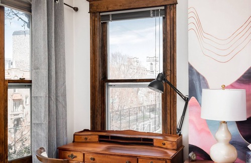 Capitol Hill House | Classic Row Home Patio, Porch & Garage. Walk to Downtown & Convention