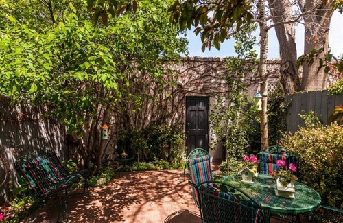 Capitol Hill House | Classic Row Home Patio, Porch & Garage. Walk to Downtown & Convention