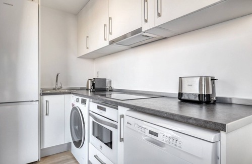 Guindalera Apartment | Classic Salamanca 2BR Penthouse w/Terrace, nr M30, by Blueground