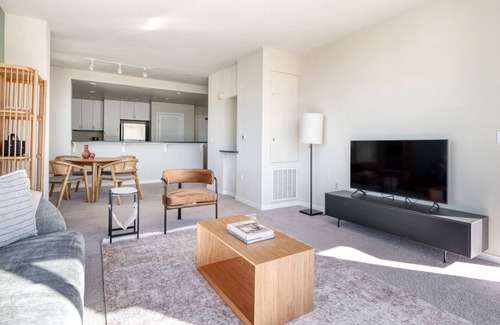 Santa Clara Apartment | Classic Santa Clara 1BR w/Gym, Pool & W/D, nr tech HQs, by Blueground