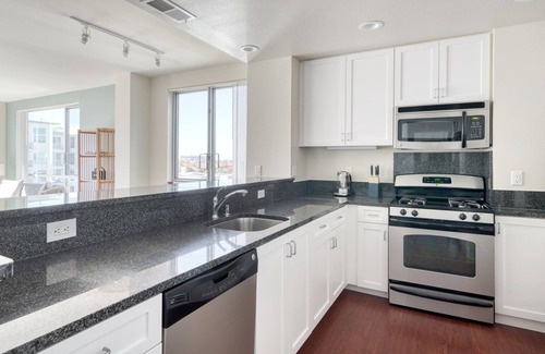 Santa Clara Apartment | Classic Santa Clara 1BR w/Gym, Pool & W/D, nr tech HQs, by Blueground