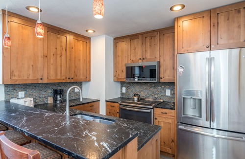 Telluride Condo | Classic Ski Condo, Steps to Chair 7 and on shuttle route