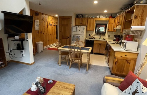 Carrabassett Valley Condo | Classic Sugarloaf slope side Condo near outdoor center trails and Snubber lift