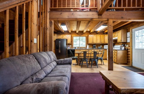 Lyndon Station House | Classic Up North Log Cabin-Lazy Bear Lodge