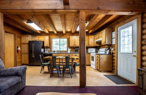 Lyndon Station House | Classic Up North Log Cabin-Lazy Bear Lodge