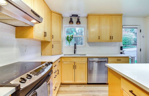 Woodinville House | Classic Woodinville Wine Country Escape!