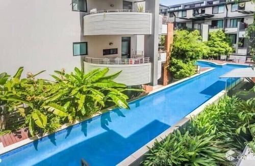 Bulimba Apartment | Classic Woolstore Apartment in Teneriffe