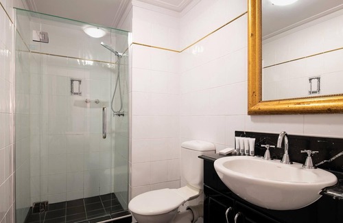 Spring Hill Hotel | Classy 1 BR Hotel Apartment Anzac Sq. Brisbane CBD