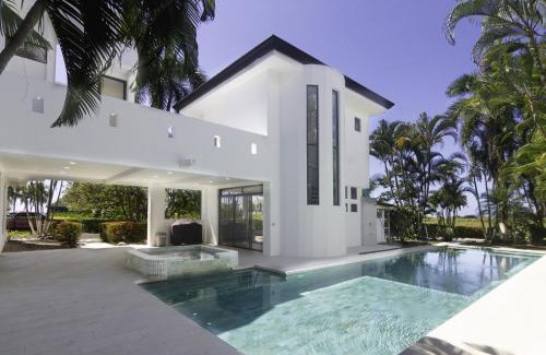 Playa Hermosa Apartment | Classy Beachfront Home with Private Pool - Hermosa Palms 110