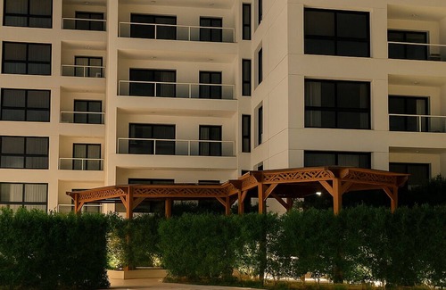 Al-Manasrah Apartment | Classy Flat with Balcony
