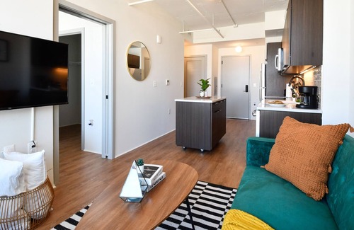 Eisenhower East Apartment | Classy Loft | Mins frm Old Town