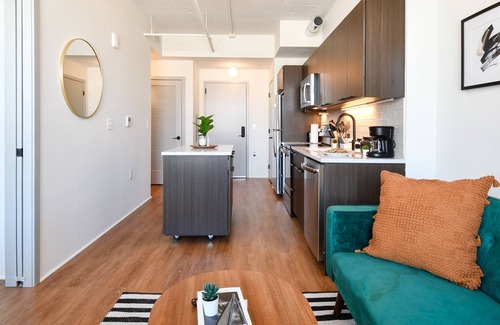 Eisenhower East Apartment | Classy Loft | Mins frm Old Town