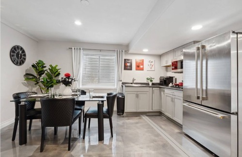 Henderson House | Classy Private Guesthouse 20 min from Denver