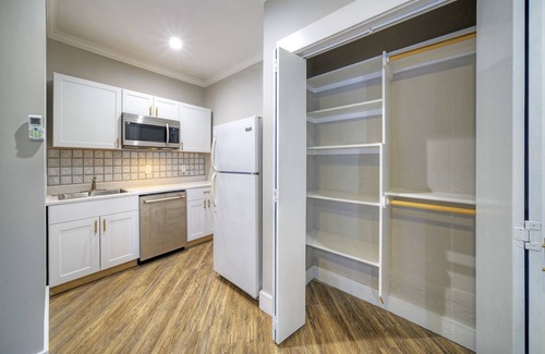 North Austin Civic Association Apartment | Classy studio perfect small apartment