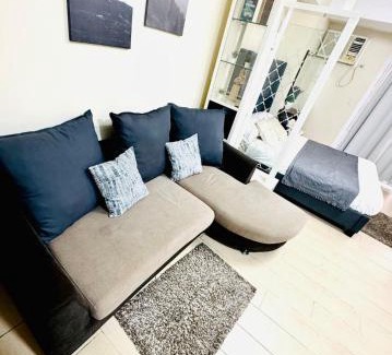 Pinagsama Apartment | Classy Venice Grand Studio Balcony Pet friendly, WiFi & Pool