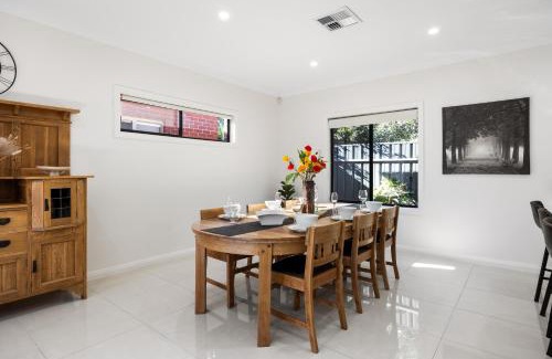 Torrensville Apartment | Clay and Clover