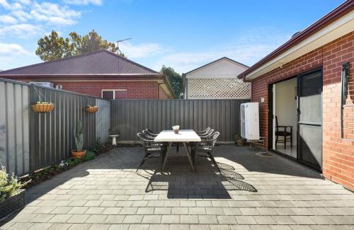 Torrensville Apartment | Clay and Clover