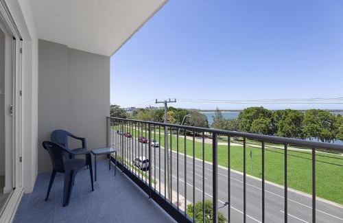 Golden Beach Apartment | Clayton Garden Unit 5 Golden Beach