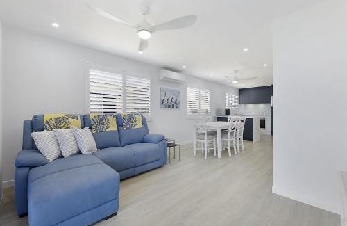 Golden Beach Apartment | Clayton Garden Unit 5 Golden Beach