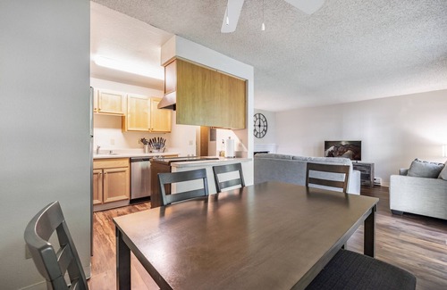 Puyallup Apartment | Clean 2BD/1BA Near Hospitals