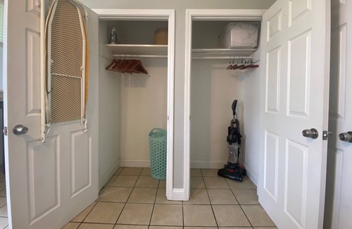 Southwest Garden Apartment | Clean 2nd floor 1 Bedroom apartment 10 minutes from medical campus