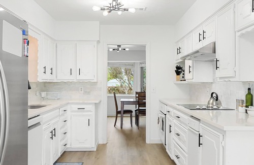 Parker House | Clean 4-bedroom Ranch on 2 Acres Near City