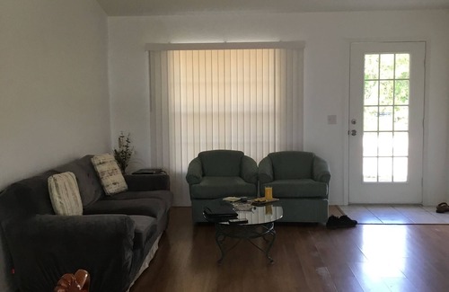 Englewood East House | clean an quiet 2 beds 2 bath house