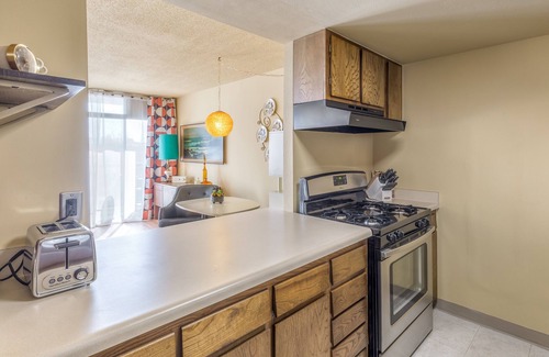 Downtown Tulsa Condo | Clean and Comfortable Furnished "Vintage Digs" Condo - All Utilities Included