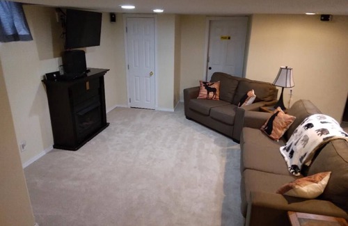 Whitehall Apartment | Clean and Comfy Apartment