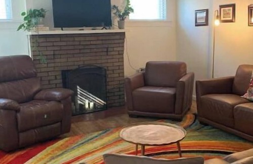 Northside District House | Clean and Cozy- Legacy Trail, Dining & Brewery
