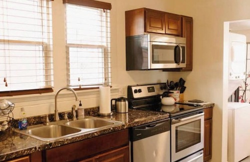 Northside District House | Clean and Cozy- Legacy Trail, Dining & Brewery