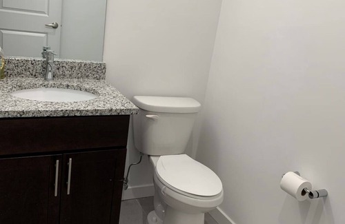 Bayonne House | Clean and Cozy