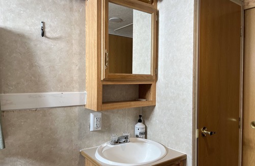 Columbia House | Clean and cozy with all the comforts of home!