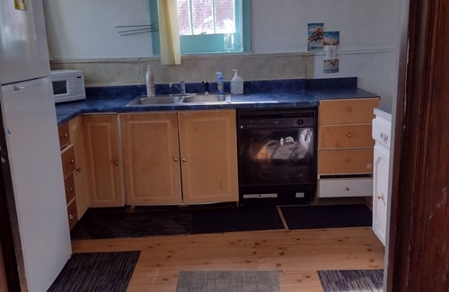 Northwoods House | Clean and Quiet 3-bedroom house for NON-Smokers only