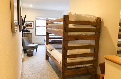 Mountain Village Hotel | Clean and Quiet Room for 4 With Perks in Telluride's Mountain Village