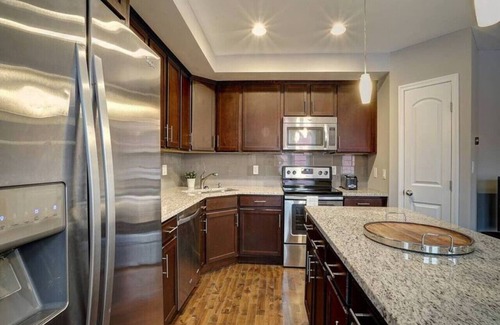 Mount Auburn Apartment | Clean & Bright 2BR near downtown